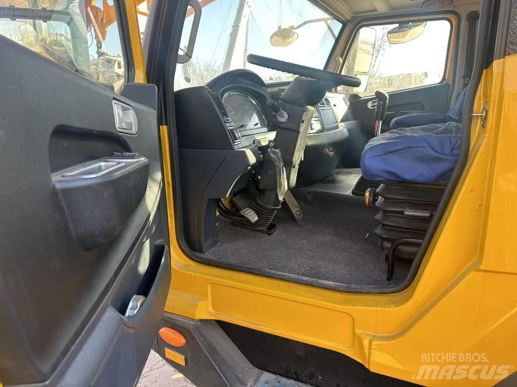 XCMG QY70KC All terrain cranes