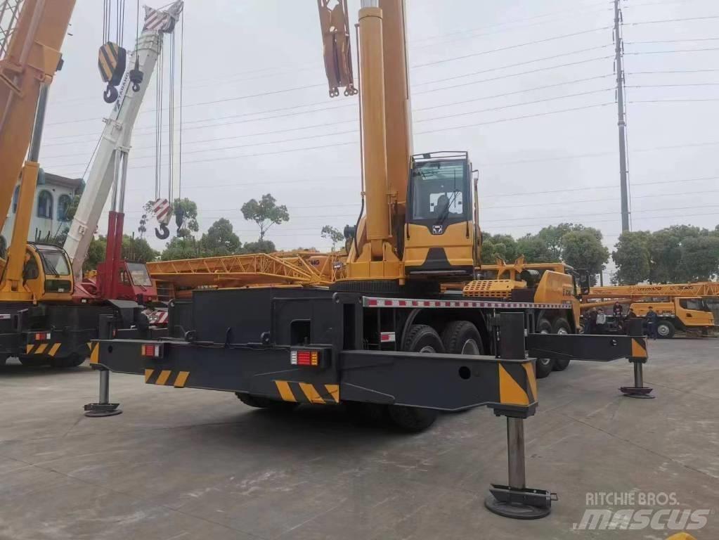 XCMG XZJ5434JQZ70K Crawler FEL's
