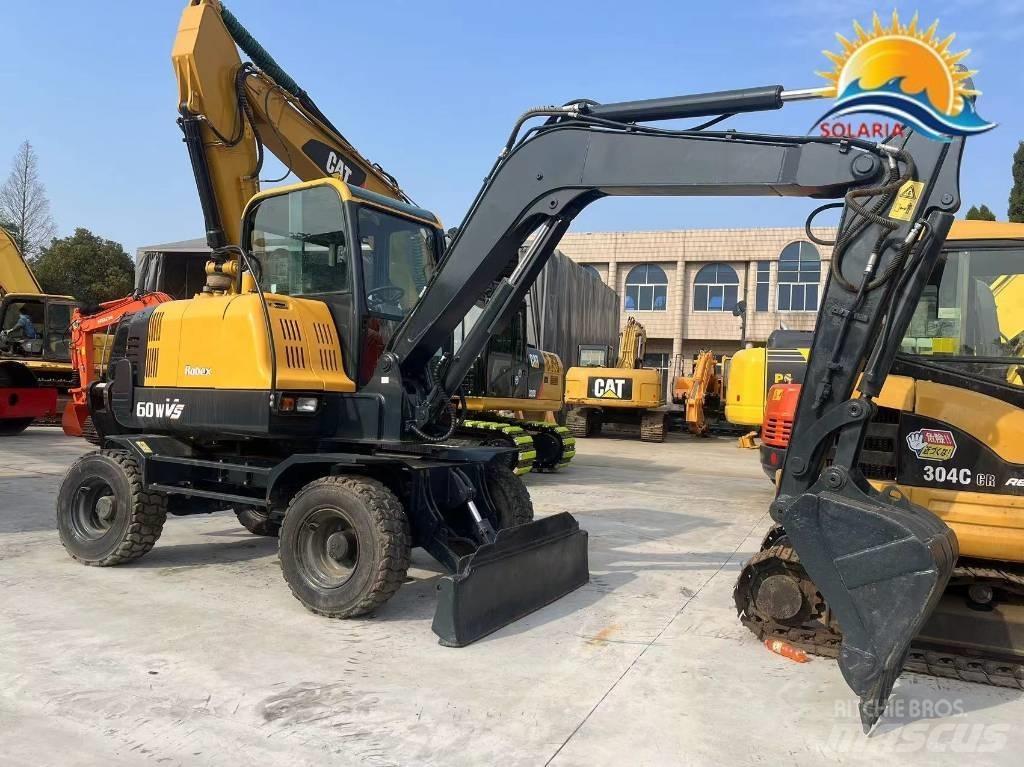 Hyundai R60W vs Mini excavators < 7t