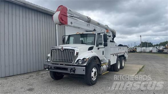 Altec AA55E Truck mounted aerial platforms