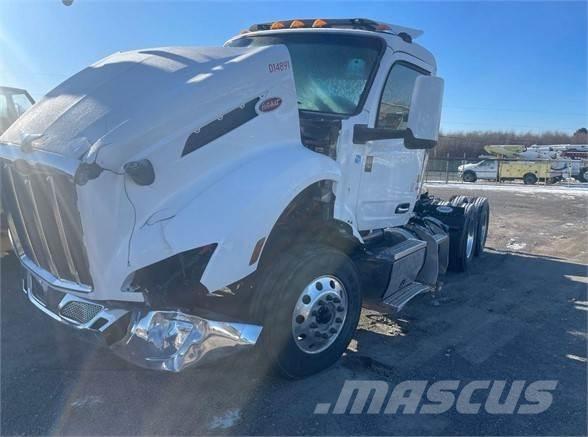 Peterbilt 579 Truck Tractor Units