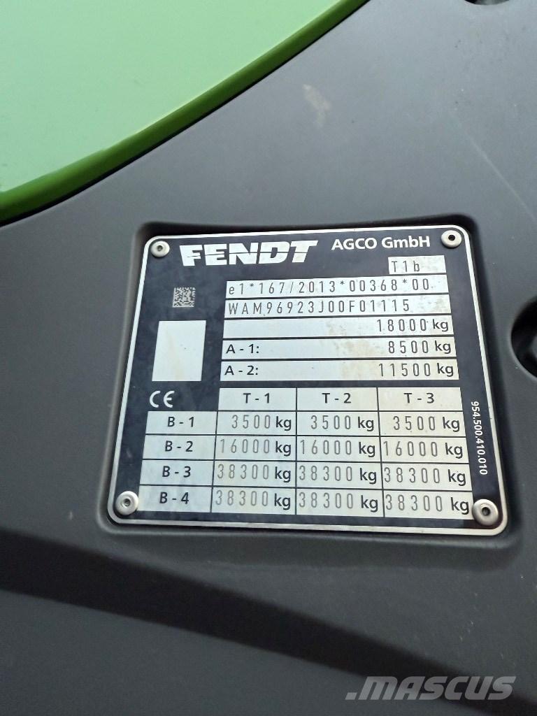 Fendt 933 Vario Tractors