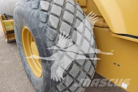 CAT CS56B Single drum rollers