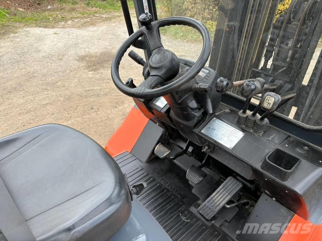 Toyota 7 FDA 50 Diesel trucks