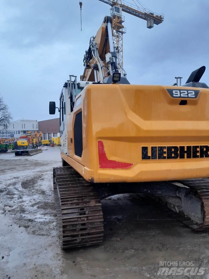 Liebherr R922 Crawler excavators