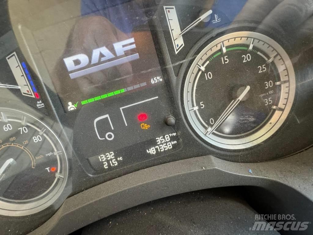 DAF LF 220 Beavertail Flatbed / winch trucks