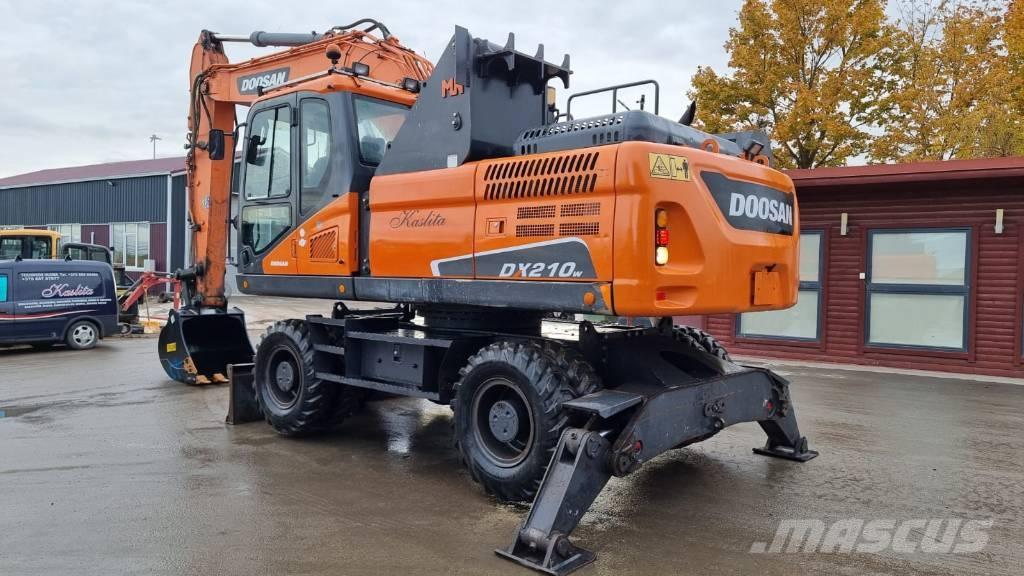 Doosan DX 210 W - 5 Wheeled excavators