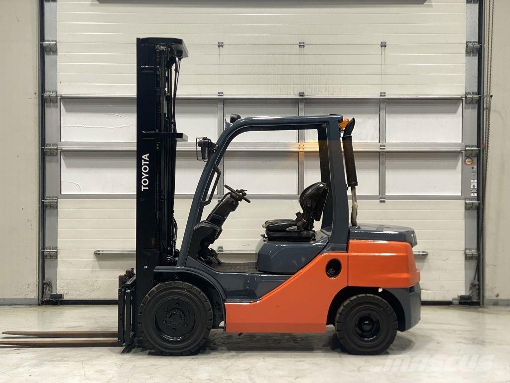 Toyota 52-8FDF30 Diesel trucks