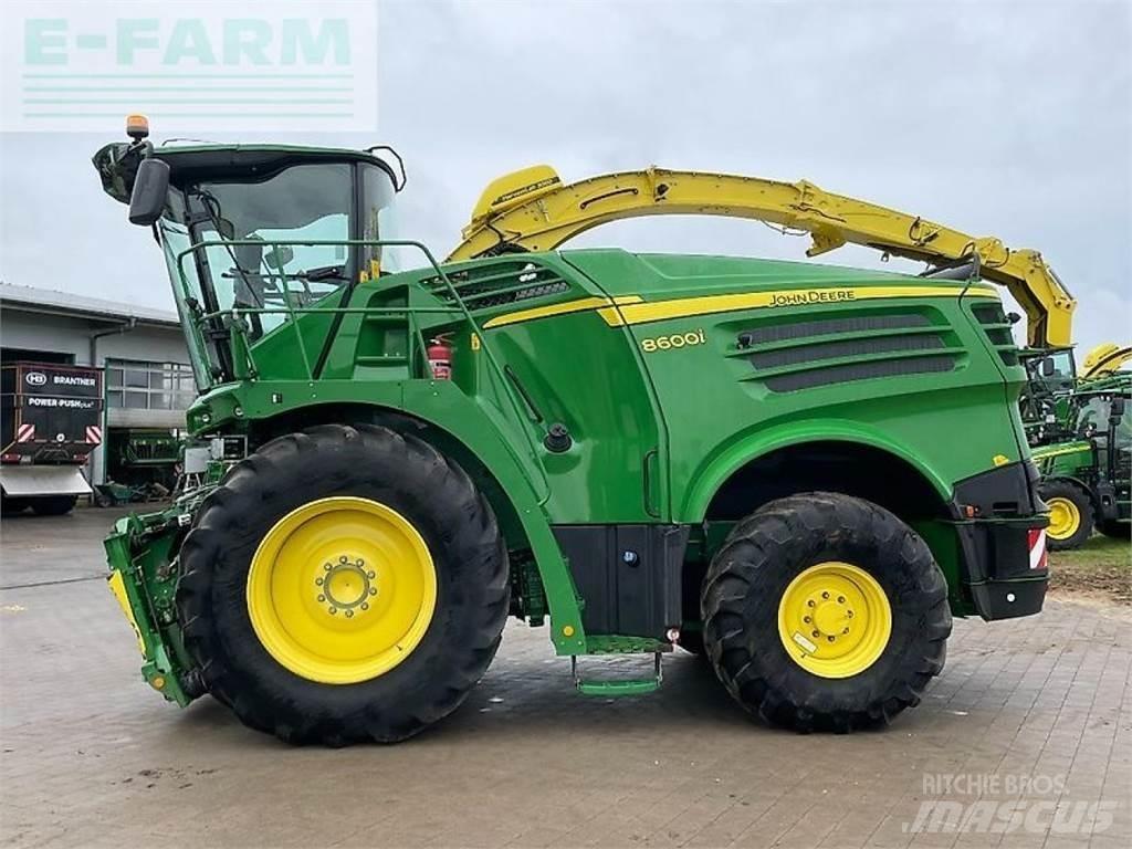 John Deere 8600 Self-propelled foragers