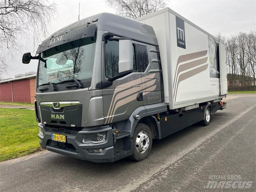 MAN TGL 8.220 Van Body Trucks