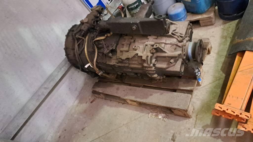 MAN F 2000 Truck Tractor Units