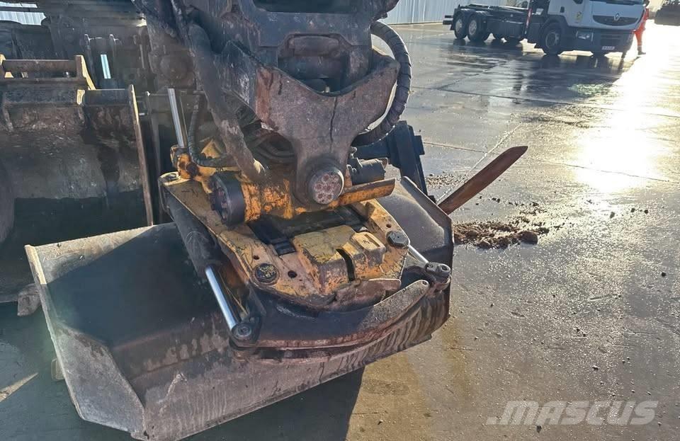 JCB JS 145 W Wheeled excavators