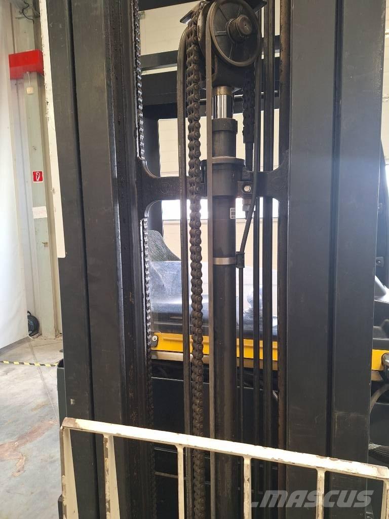 Yale MR 14 Reach truck