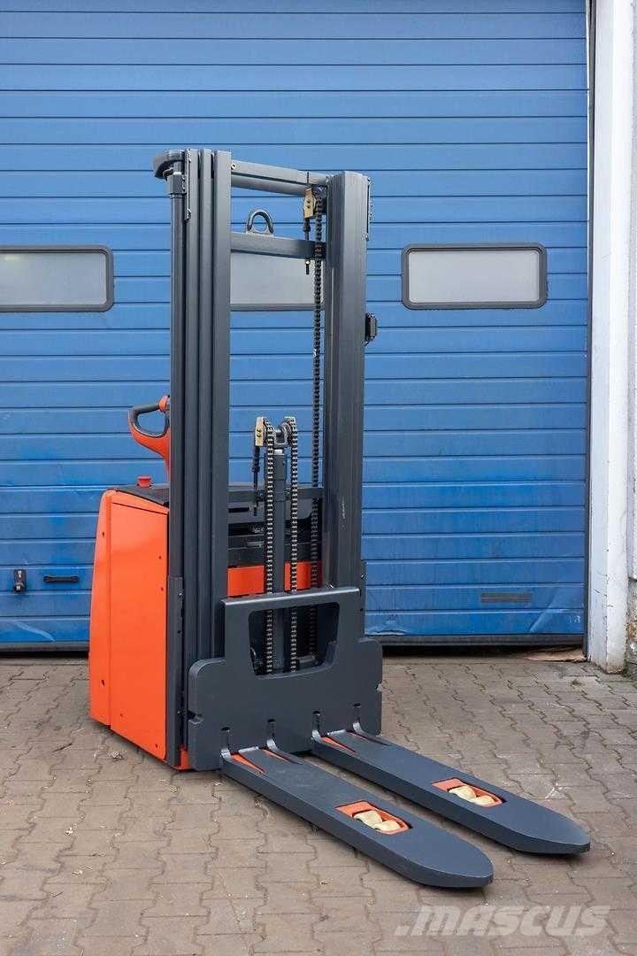 Linde L20 Pedestrian stacker