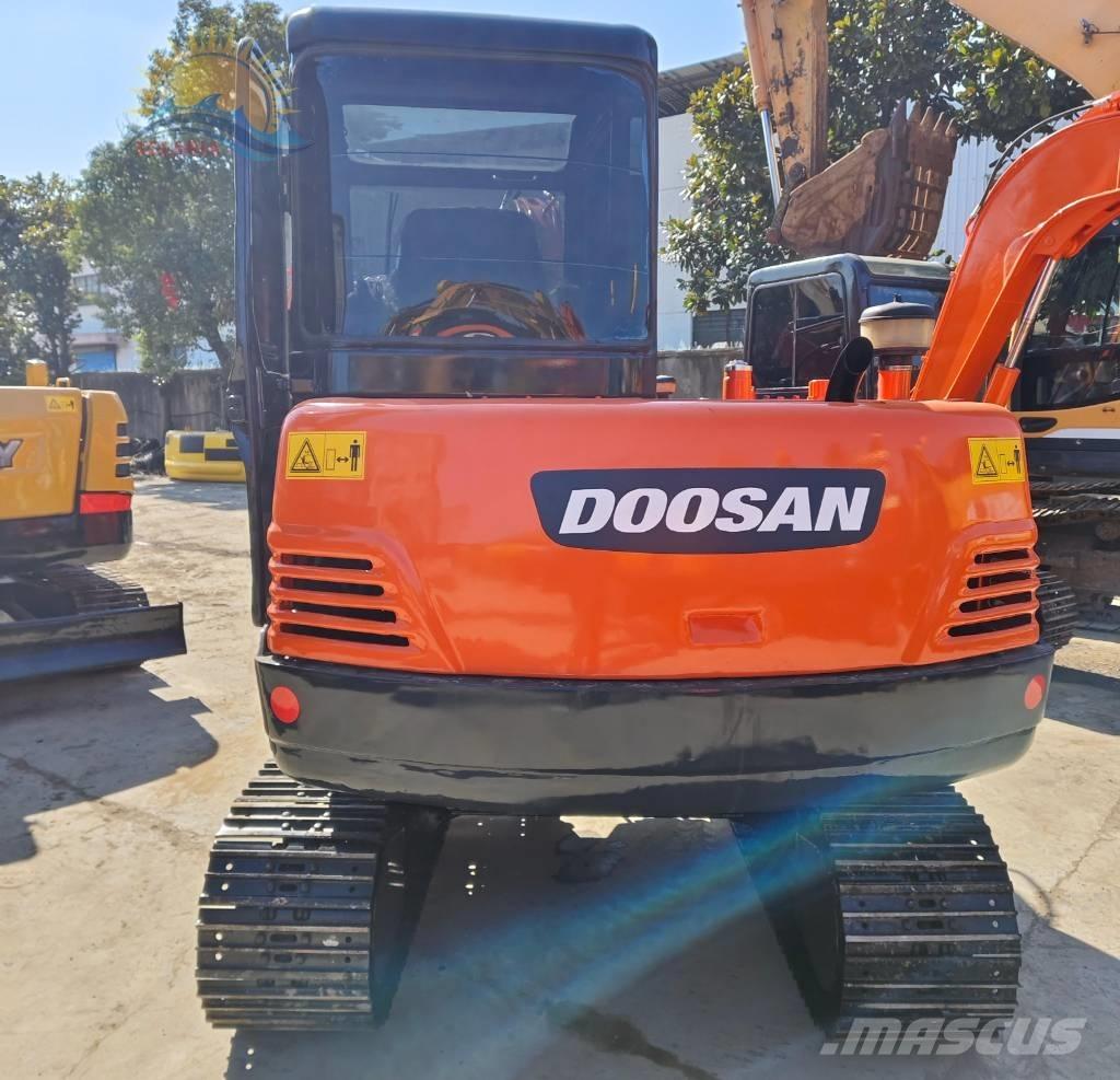 Doosan DH 55 Mini excavators < 7t