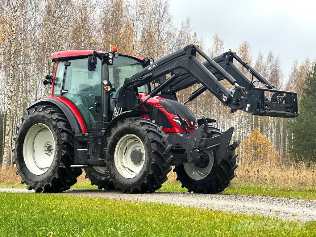 Valtra G 125 Tractors