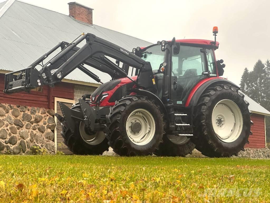 Valtra G 125 Tractors