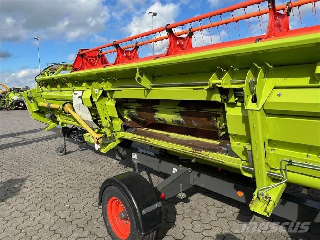CLAAS Lexion 6800 Combine harvesters