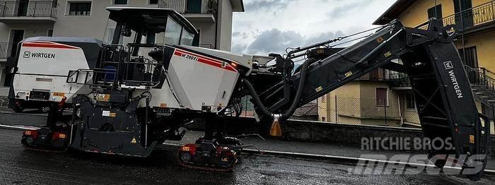 Wirtgen W200Fi Concrete Stone machines