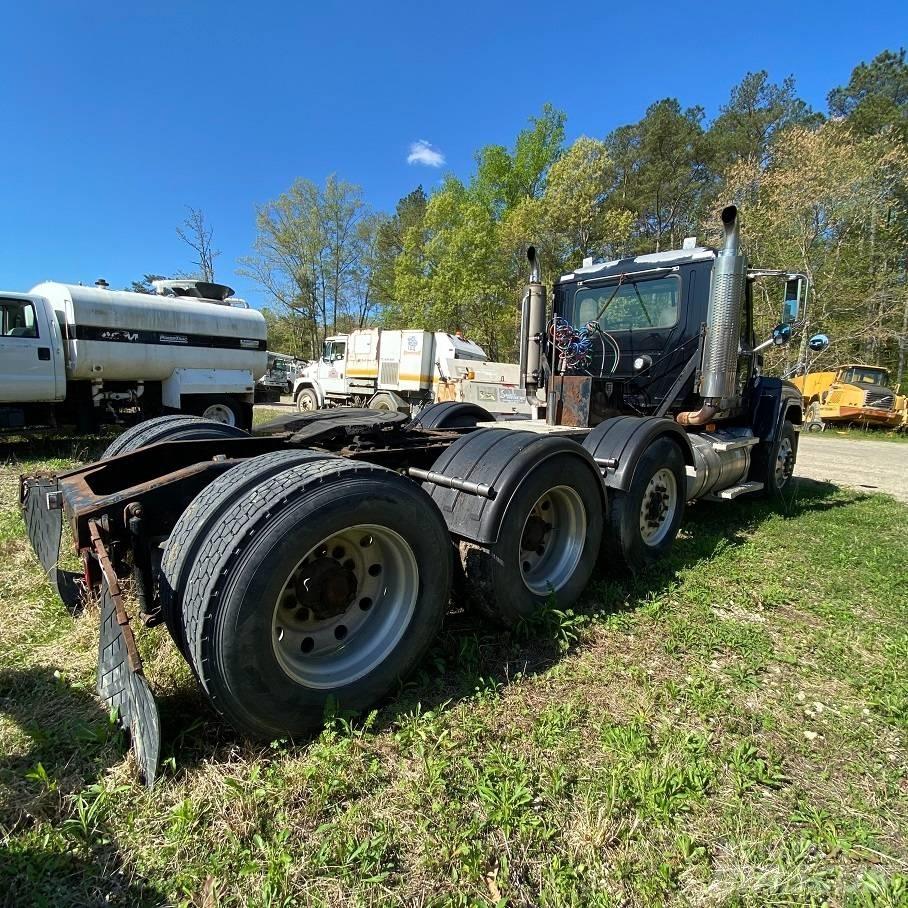Mack CHN613 Truck Tractor Units
