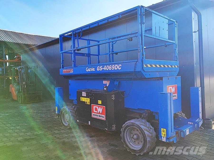 Genie GS-4069 DC Scissor lifts