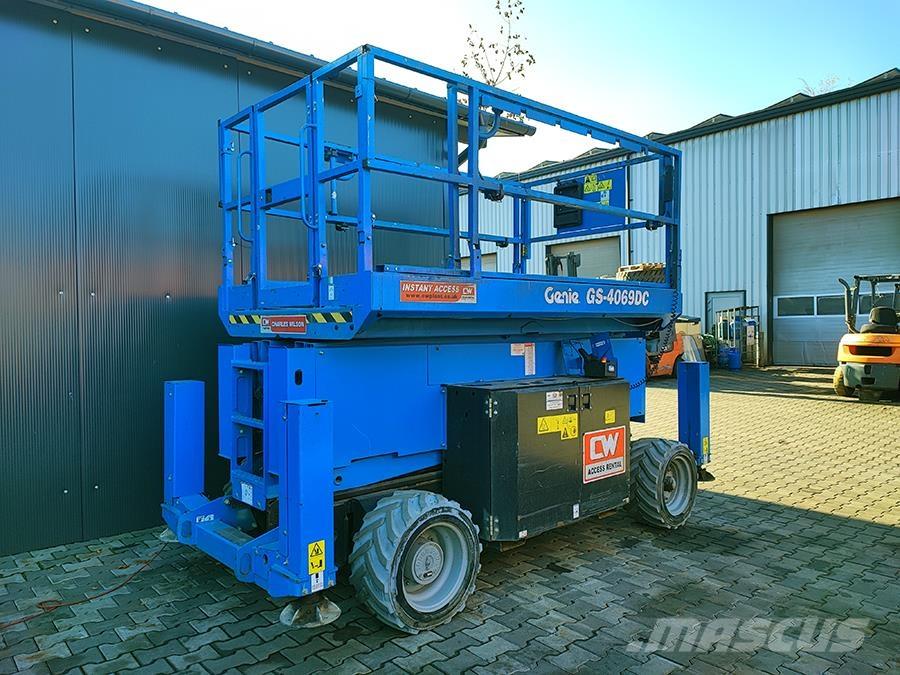 Genie GS-4069 DC Scissor lifts