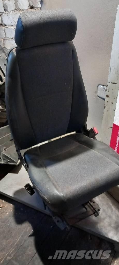Scania 124.      2401822 Cabins and interior