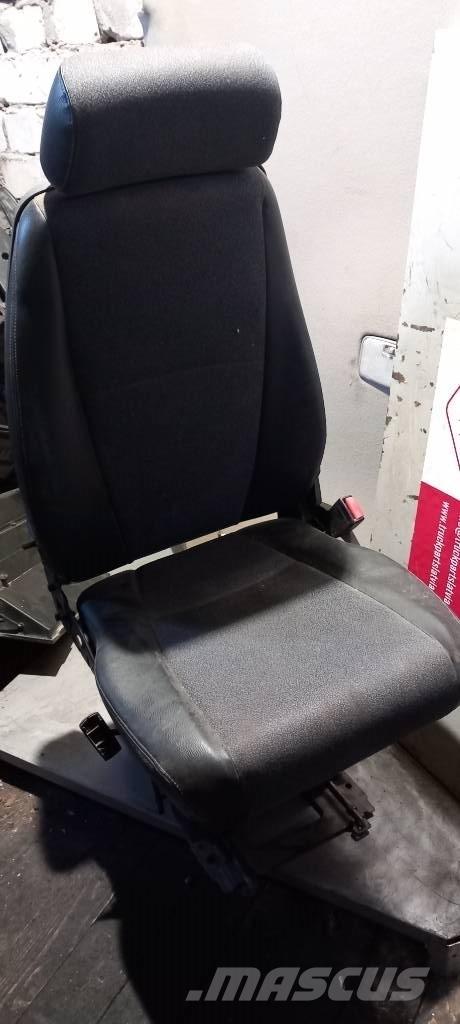 Scania 124.      2401822 Cabins and interior
