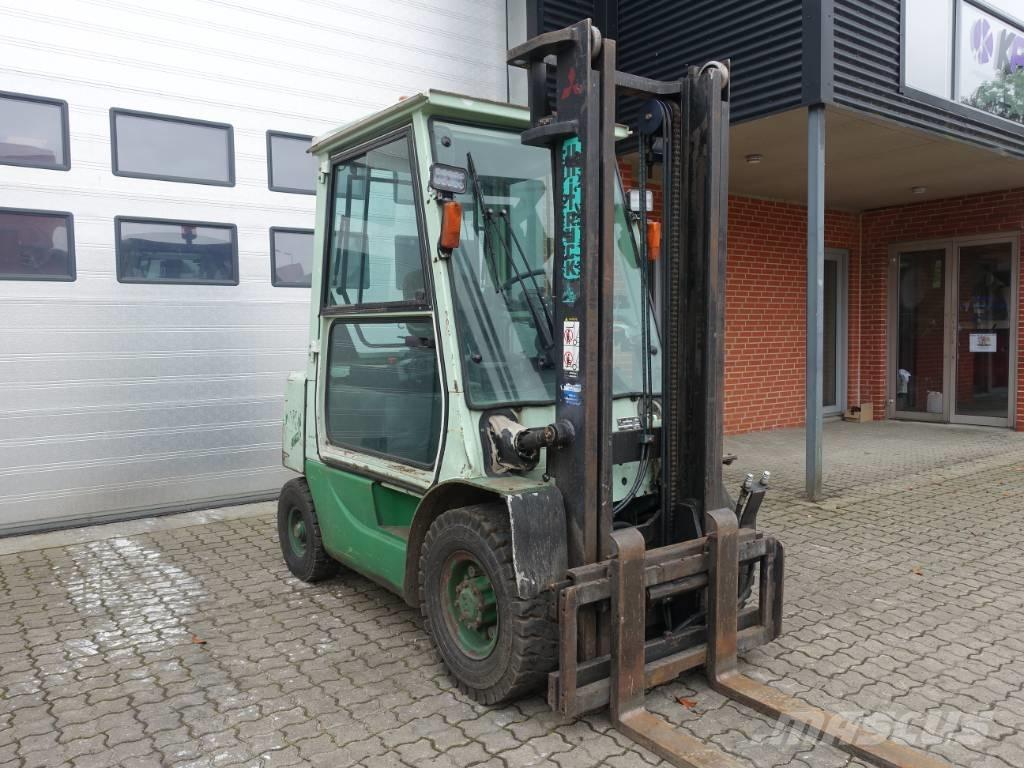 Mitsubishi FD 25 T Diesel trucks