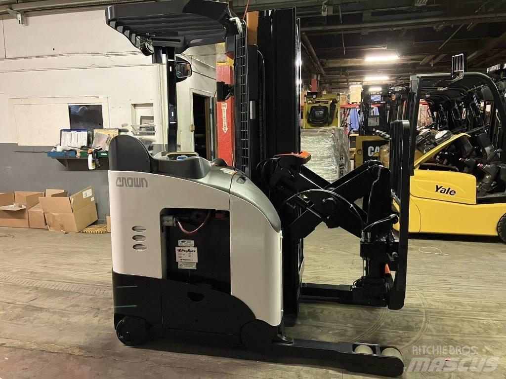 Crown RM6025-45 Reach truck