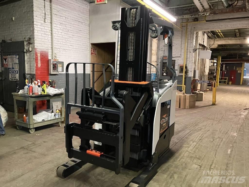 Crown RM6025-45 Reach truck