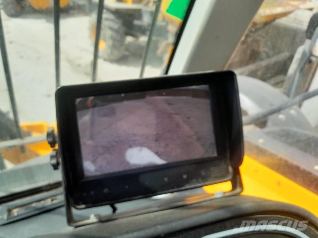 JCB 540-140 Hi-Viz Farming telehandlers