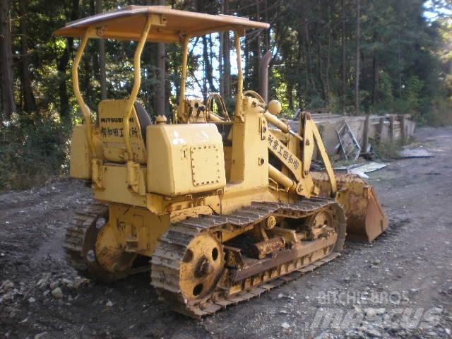 Mitsubishi BS3F Crawler dozers