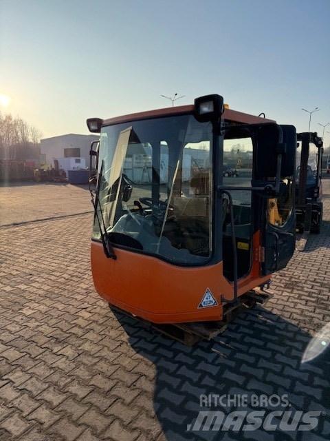 Doosan DL 420-3 CAB Cabins and interior