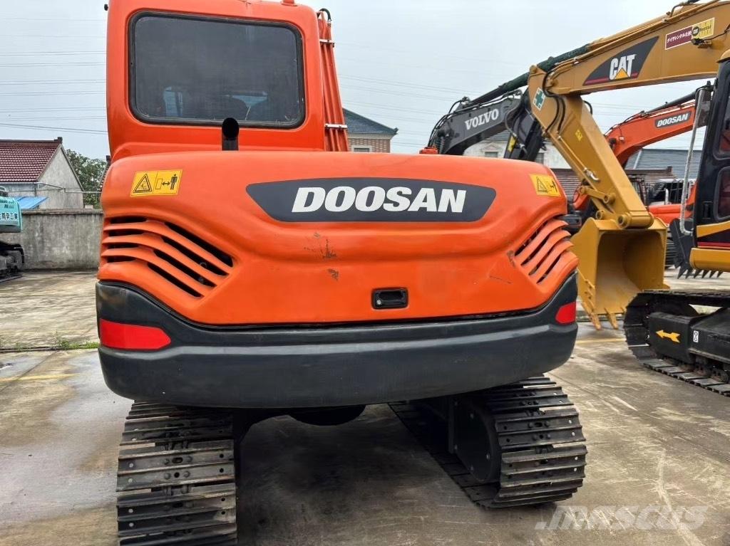 Doosan DX 75-9 Mini excavators < 7t