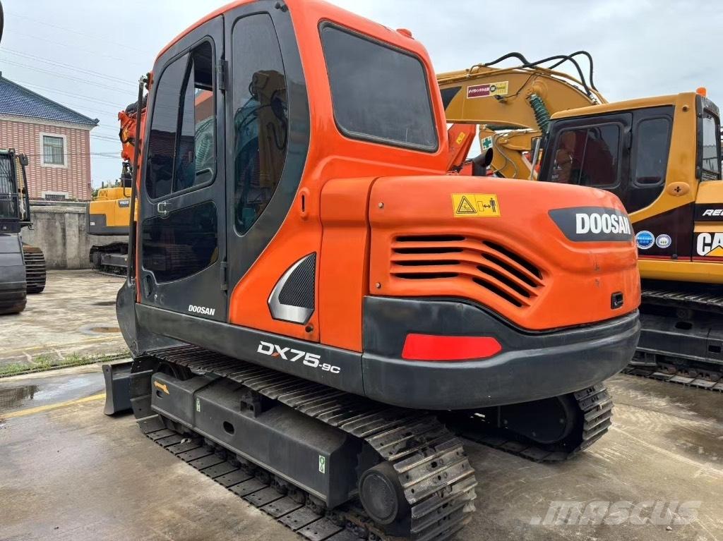 Doosan DX 75-9 Mini excavators < 7t