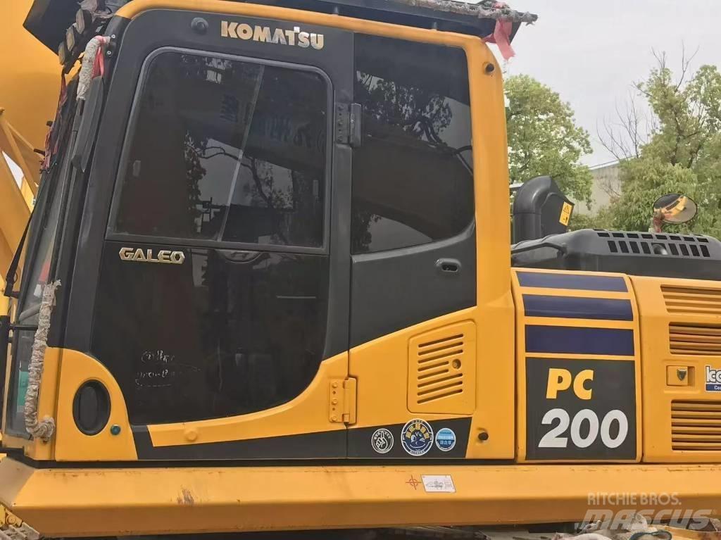 Komatsu PC 200-8 Crawler excavators