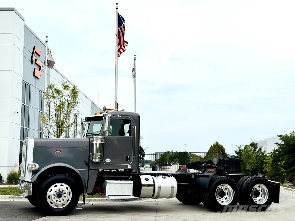 Peterbilt 389 Truck Tractor Units