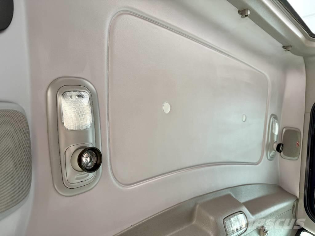 Peterbilt 389 Truck Tractor Units