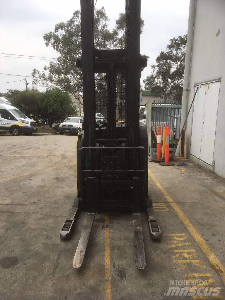 Hyster N35ZDR Reach truck
