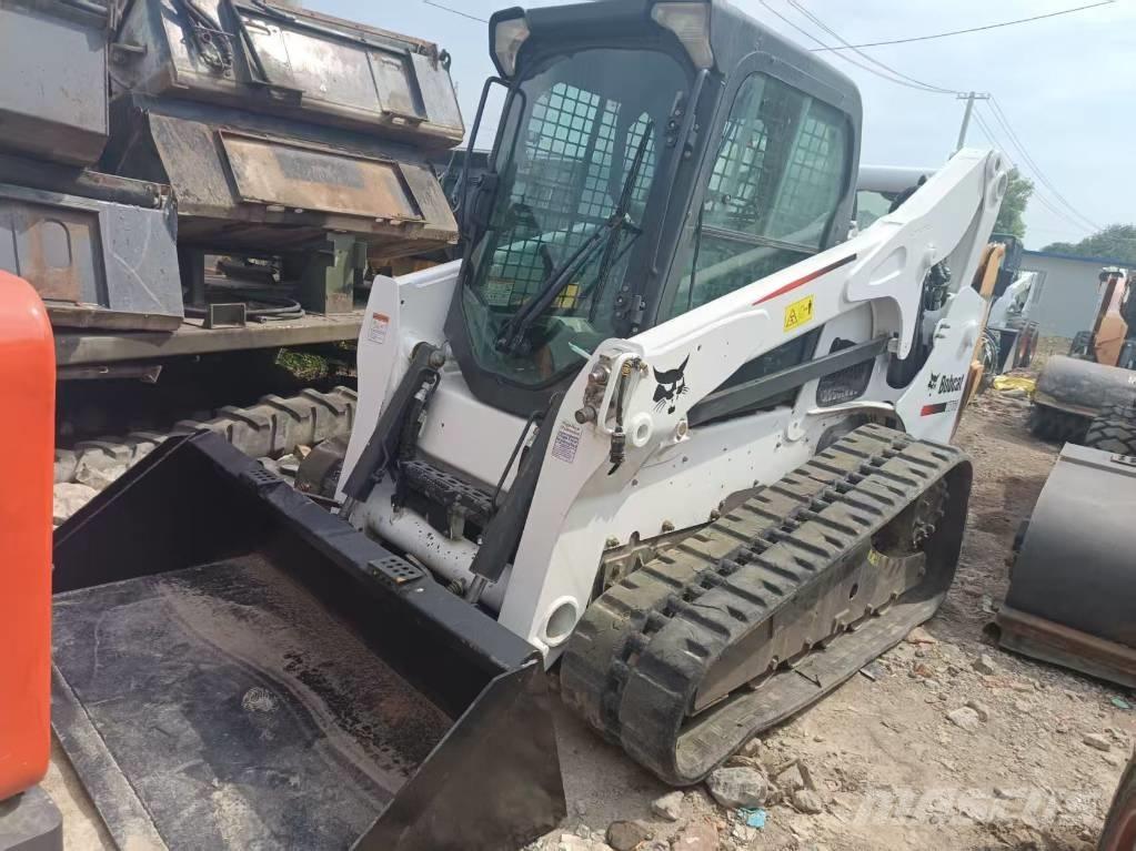 Bobcat T 770 Crawler FEL's