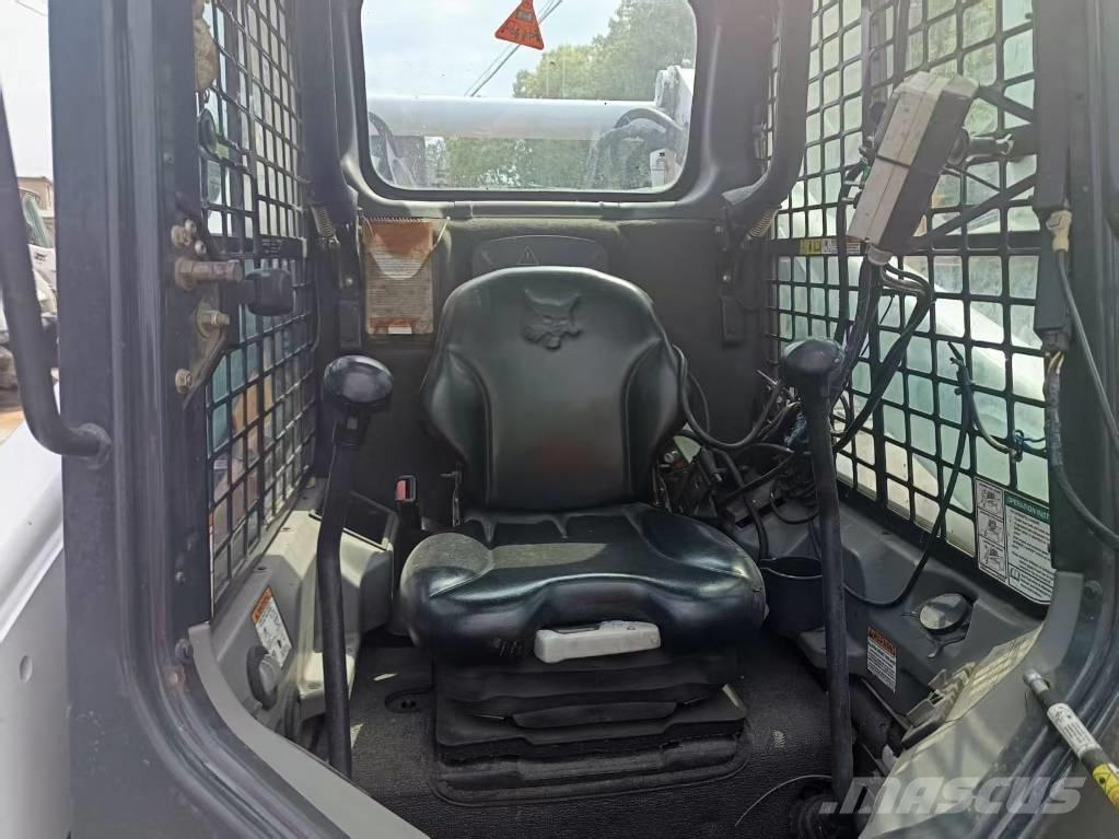 Bobcat T 770 Crawler FEL's