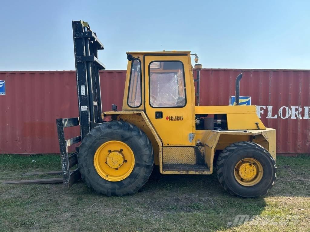 Sellick S80 Rough terrain truck
