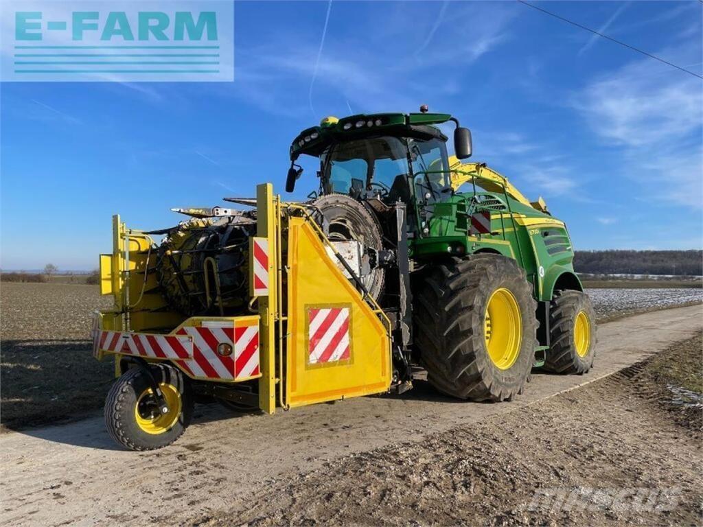 John Deere 8700i Self-propelled foragers