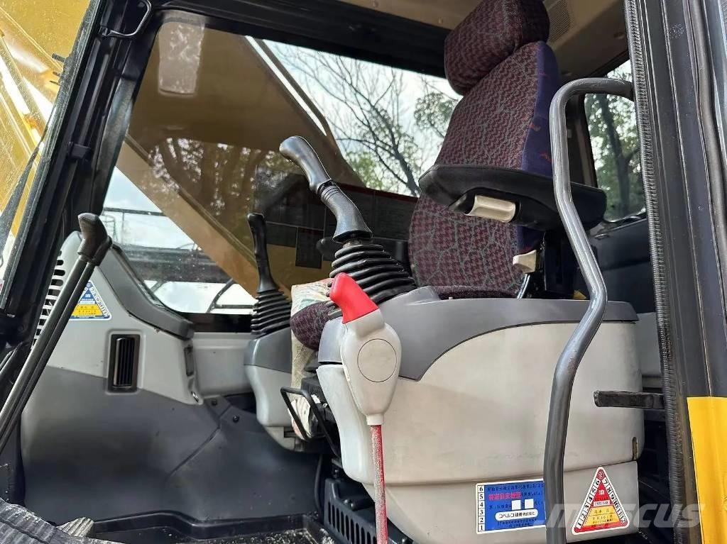 Komatsu PC 220-7 Crawler excavators