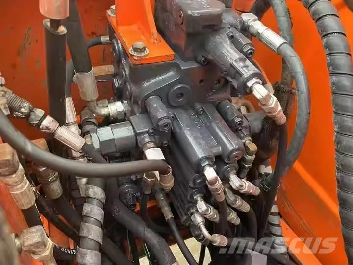 Doosan DH 80 Midi excavators  7t - 12t