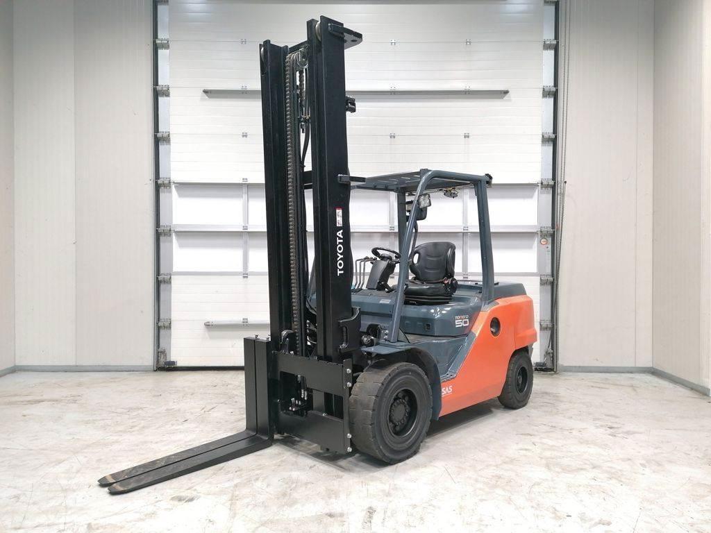 Toyota 40-8FD50N Diesel trucks