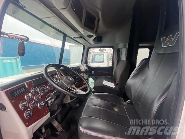Western Star 4900SB Truck Tractor Units