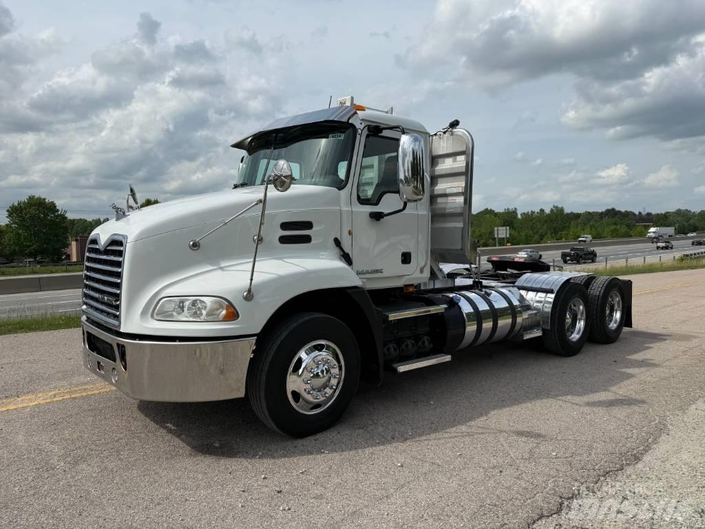 Mack CXU 613 Truck Tractor Units