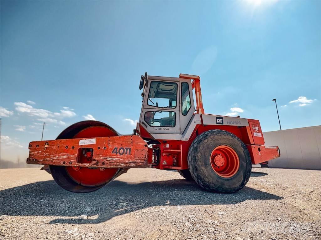 Hamm 4011 Twin drum rollers